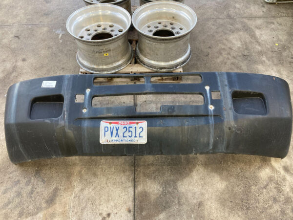 1986-2007 Kenworth T600 1 Piece Poly Bumper - Used