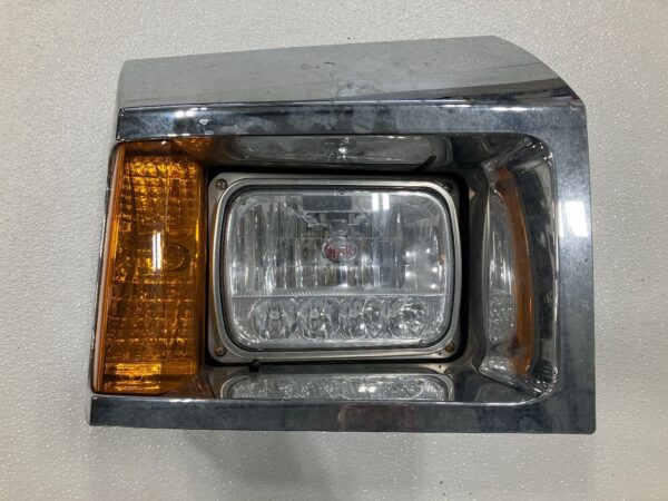 2011-2020 Western Star Trucks 4700 Right/Passenger Headlamp - Used | P/N A0682018011