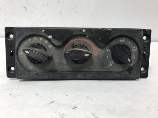 2001-2008 International 4400 Heater A/C Temperature Controls - Used | P/N 3545542C2