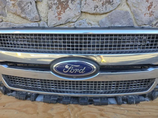 FORD F150 KING RANCH CHROME FRONT GRILLE GRILLE WITH SHUTTER 2018-2020 OEM V30