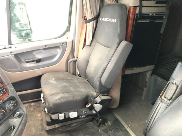 2008-2025 Freightliner CASCADIA Black Cloth Air Ride Seat - Used